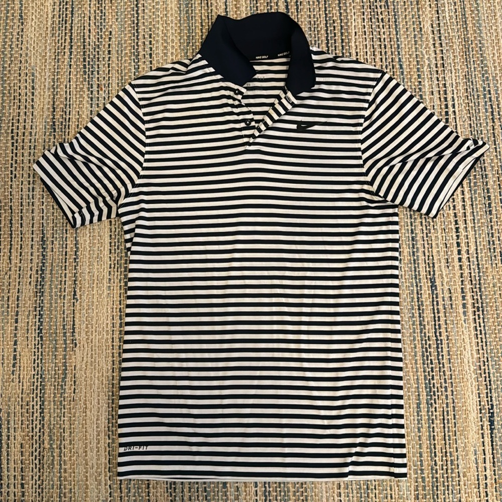 Nike Golf Shirt- polo style Men’s Small